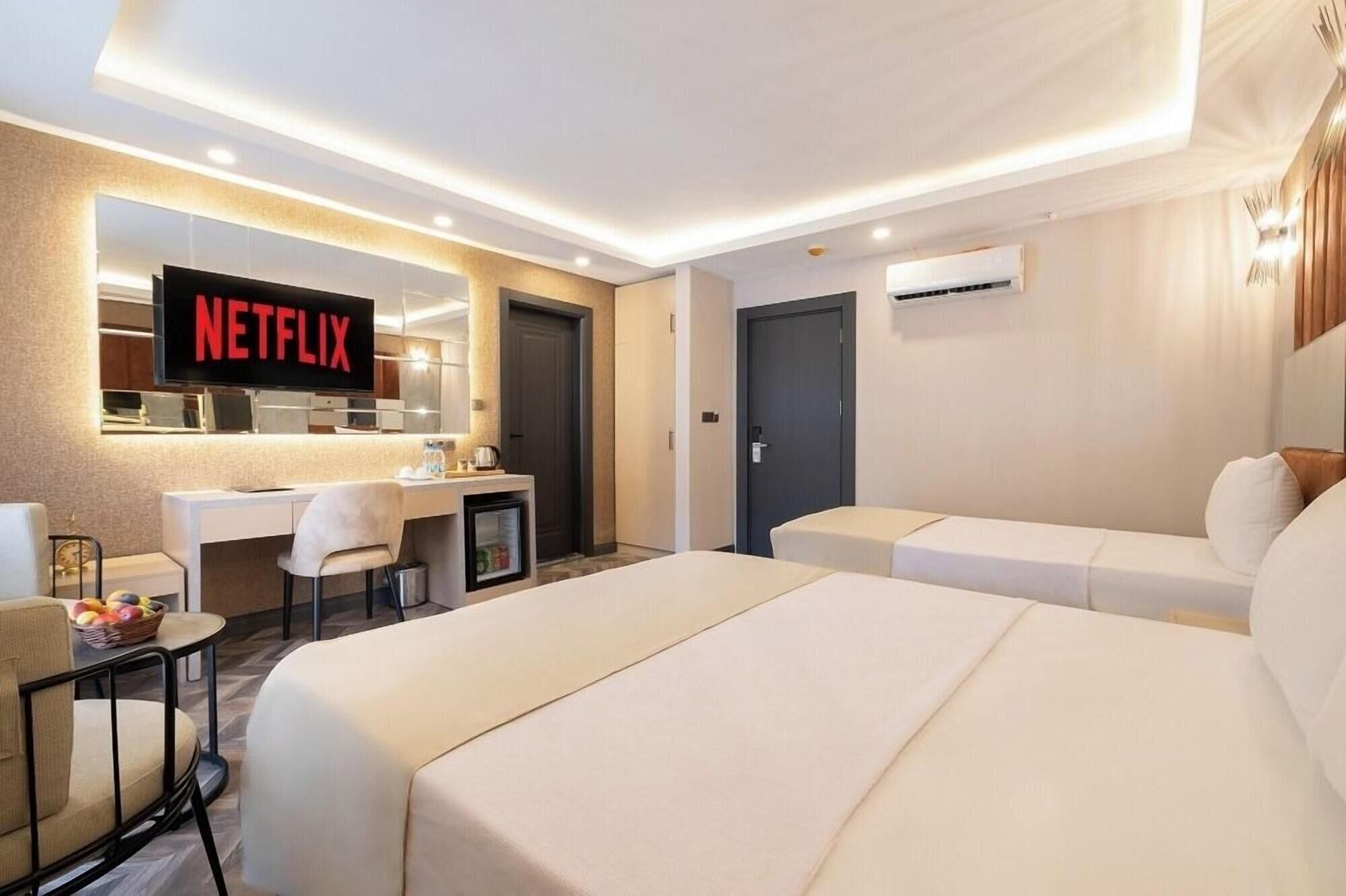 Minibar, két bảo mật tại phòng, bàn, bàn ủi/dụng cụ ủi quần áo 
