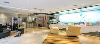 Gulong Hotel (Hanzhong High-speed Railway Station Wanbang)