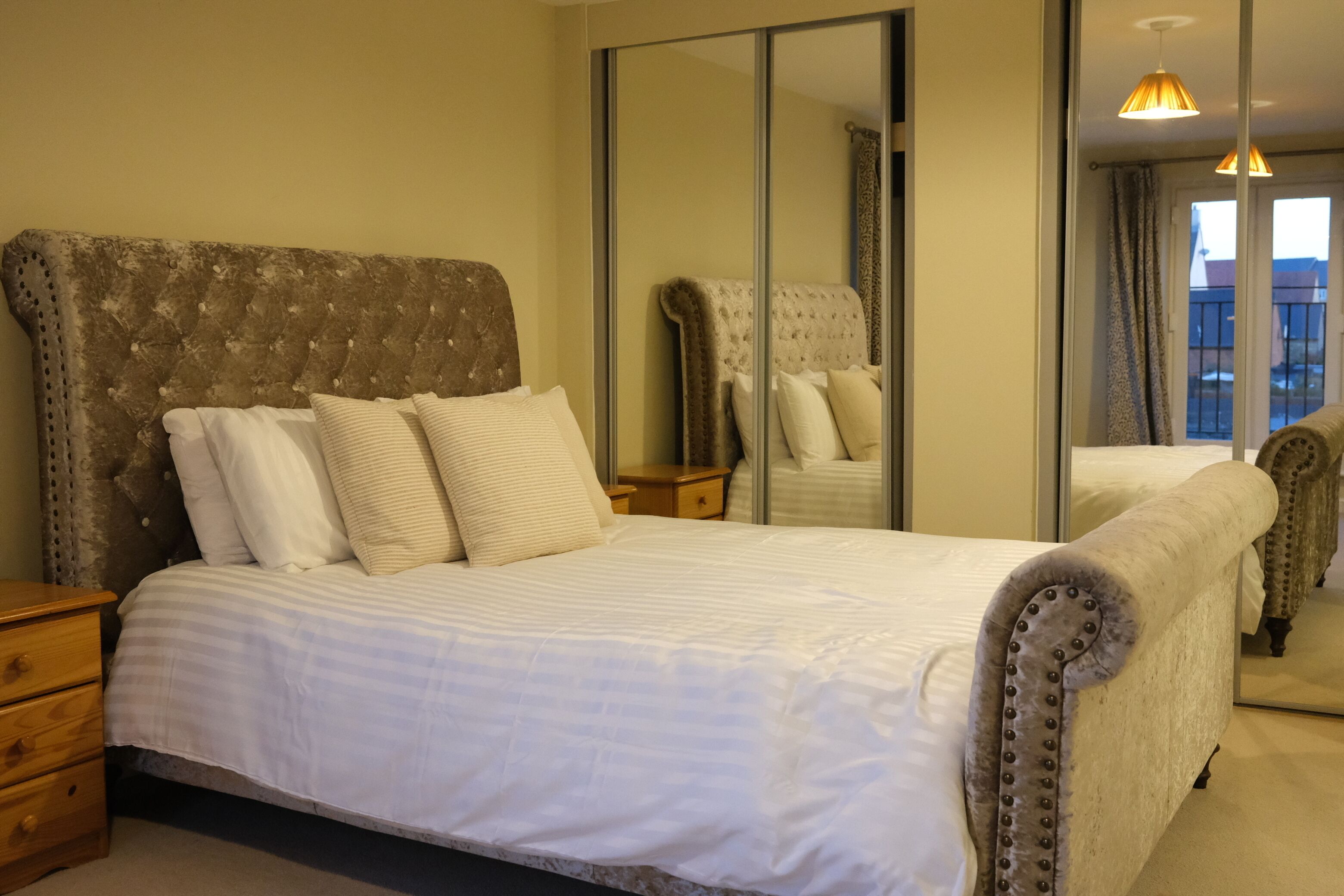 6 bedrooms, iron/ironing board, WiFi, bed sheets