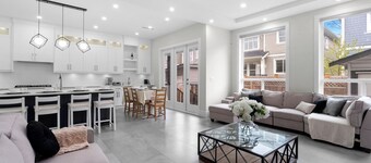 Contemporary Luxury modern charming retreat