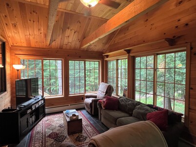 Awesome house in Kennebec Valley. Dog Friendly! OUTDOOR FUN! w-Wifi!