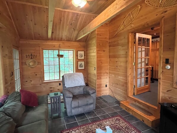 Smart TV, DVD player, books, music library