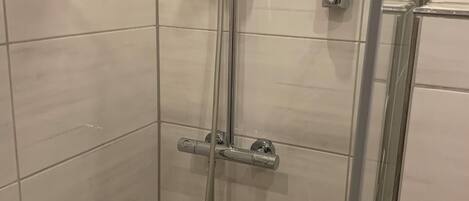 Apartment, 1 Bedroom, Balcony | Bathroom