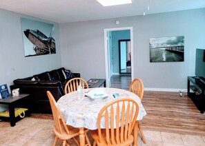 Interior - Cozy 1 Bedroom home on Beautiful Lake Alfred (Lake Alfred)