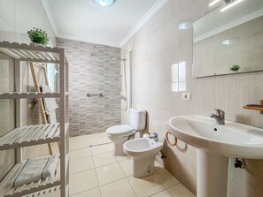 シャワー、タオル