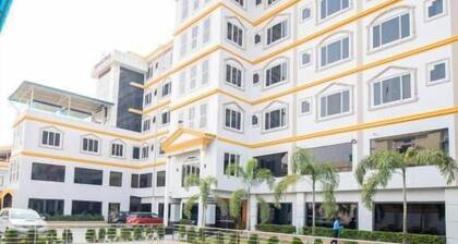 Siddhartha Hotel Grand City