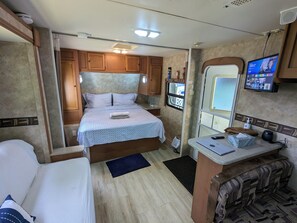 2 chambres, bureau, Wi-Fi gratuit, draps fournis