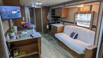 2 habitaciones, escritorio, wifi gratis y ropa de cama
