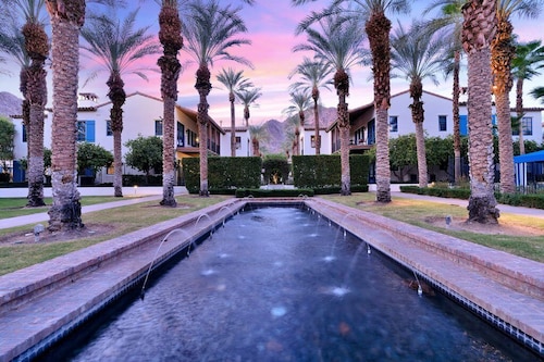 Desert Crown Jewel Studio Retreat in La Quinta #C