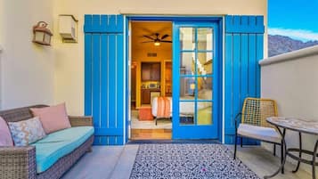 1 bedroom, desk, iron/ironing board, WiFi