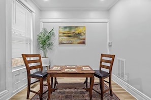 Appartement, 5 chambres | Coin séjour