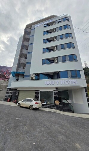 Rooftop terrace - Như Ý Hotel (Ha Giang)