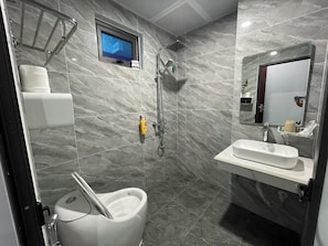 Double Room, Mountain View | Bathroom | Shower, free toiletries, hair dryer, slippers - Như Ý Hotel (Ha Giang)