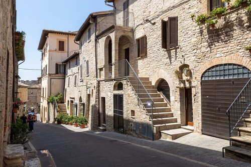 [Rustic Loft] in Old Town