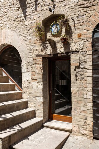 [Rustic Loft] in Old Town