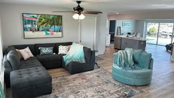 Smart TV, computer monitors