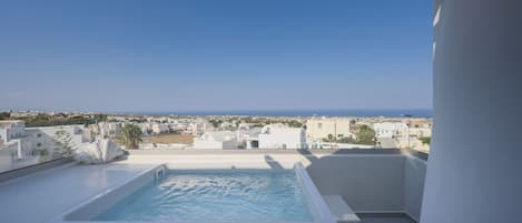Coral Villa with Sea View & Hot Tub | 私人 SPA 浴缸