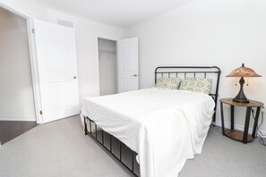 3 sovrum, skrivbord, wi-fi och sängkläder