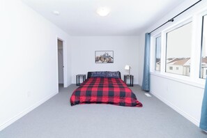 3 habitaciones, escritorio, wifi y ropa de cama 