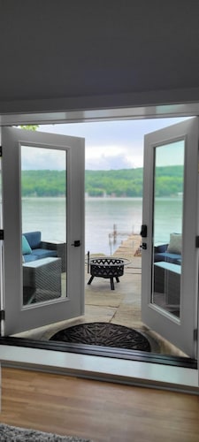 Charming Finger Lakes cottage with 3 levels of lakefront views for all seasons