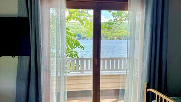 3 bedrooms, desk, iron/ironing board, WiFi