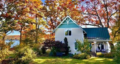 Charming Finger Lakes cottage with 3 levels of lakefront views for all seasons