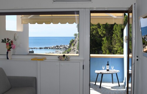 Renovierte Strandwohnung mit direktem Meerzugang, in Ferienanlage mit Pool