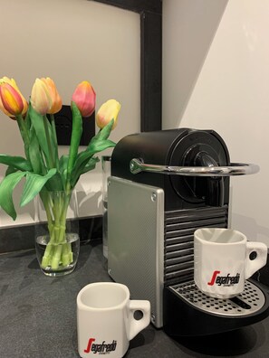 Unclassified image, 5 of 14, button