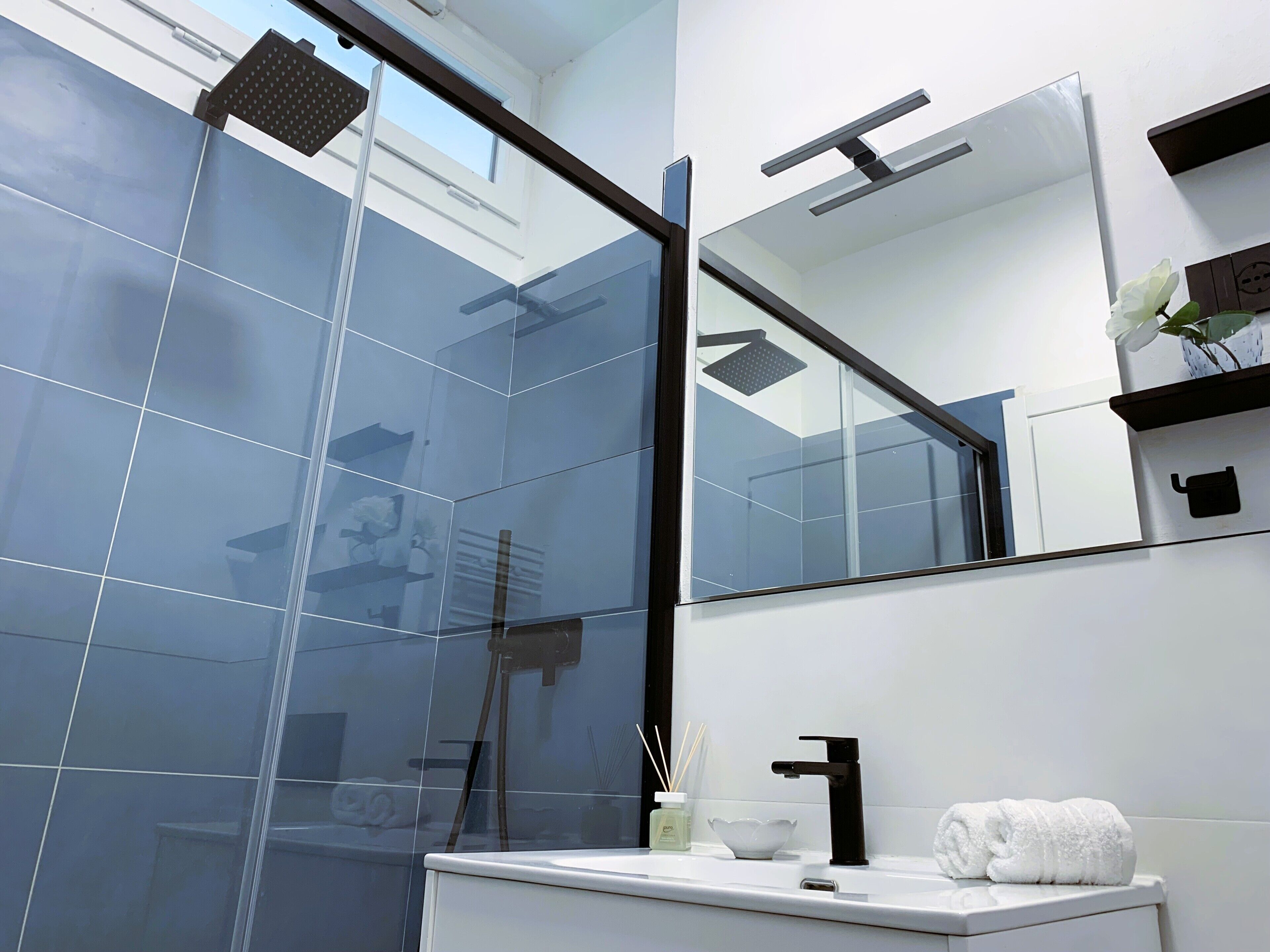 Dusche, Haartrockner, Bidet, Handtücher