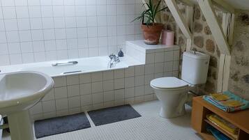 Towels, soap, shampoo, toilet paper