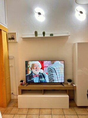 Interior - Entire Apartment in Rome near "Metro C" (Roma)