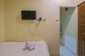 Room - Maharani Guest House RedPartner @ Gatot Subroto Timur Denpasar (Bali)