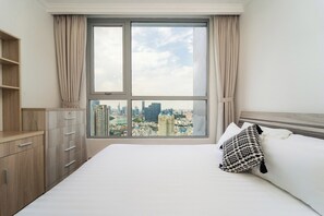 Royal Apartment, 3 Bedrooms, Balcony, City View