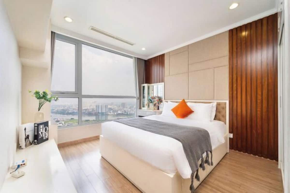 1 bedroom, Egyptian cotton sheets, premium bedding, pillowtop beds