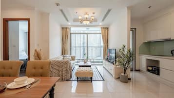 Luxury Apartment, 2 Bedrooms, Balcony, City View | 1 bedroom, Egyptian cotton sheets, premium bedding, pillowtop beds