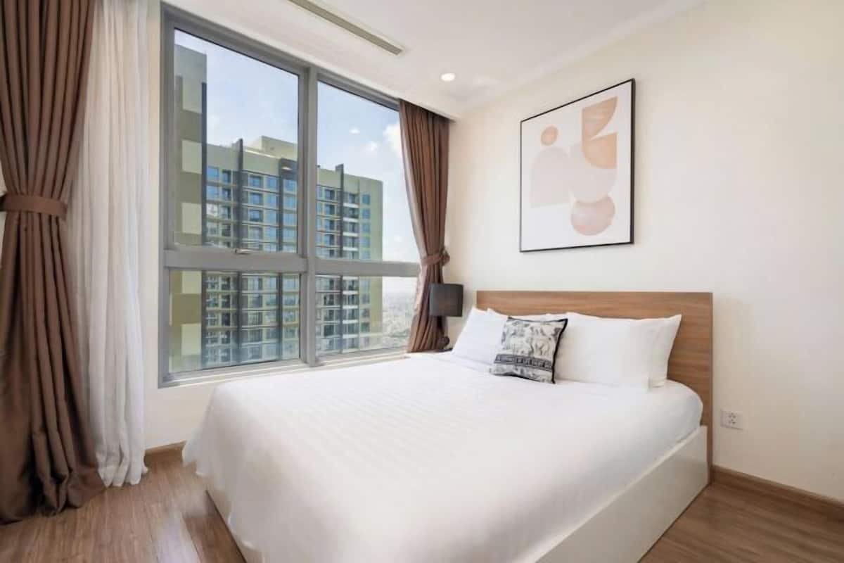 1 bedroom, Egyptian cotton sheets, premium bedding, pillowtop beds