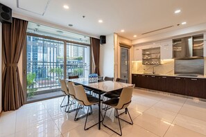 Deluxe Apartment, 4 Bedrooms, Balcony, City View