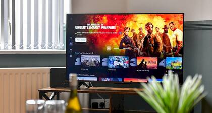 Homely 2 bed house with parking! - Pass the Keys