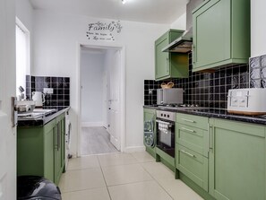 Fridge, microwave, oven, coffee/tea maker - Comfort stay for professionals and contractors - Pass the Keys (Liverpool)