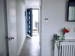 Interior - Townhouse Modern Mews Apartment - Pass The Keys (Brighton)