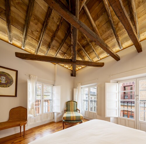 Apartament with Cathedral views. Tourism and remote work