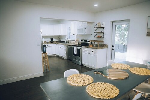 Spacious 5-bedroom house in West Boca Raton WiFi, AC, Deerfield Beach -11.5 Mi