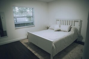 5 soverom, strykejern/-brett, wi-fi (inkludert) og sengetøy