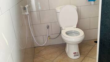 Dusche, Handtücher, Seife, Toilettenpapier