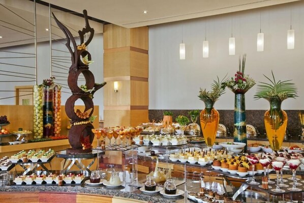 Free daily buffet breakfast - Bisila Palace (Malabo)