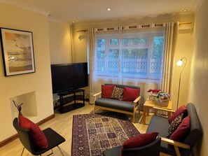 Smart TV, DVD player - Comfortable Maisonette (Flat) in London (Sutton)