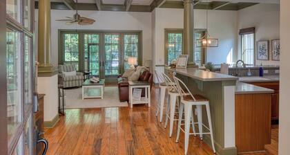 Hampton Hideaway-Quaint Golf Cottage, Newly Renovated