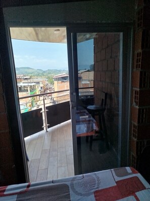 Chambre Double ou avec lits jumeaux, balcon, vue ville