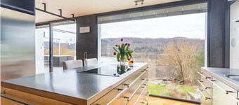 Villaexperience: Exclusive! 450m2, 5 bedrooms, 5 bathrooms, free parking spaces