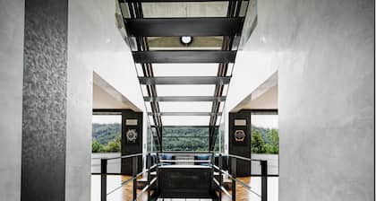 Villaexperience: Exclusive! 450m2, 5 bedrooms, 5 bathrooms, free parking spaces